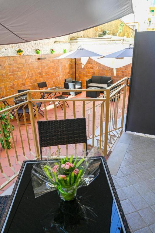 Residenza Suarez Bed & Breakfast Napoli Dış mekan fotoğraf